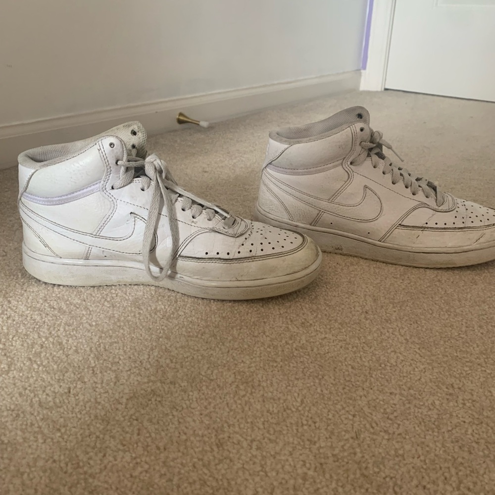 ALL WHITE NIKE HIGH TOPS SIZE 9